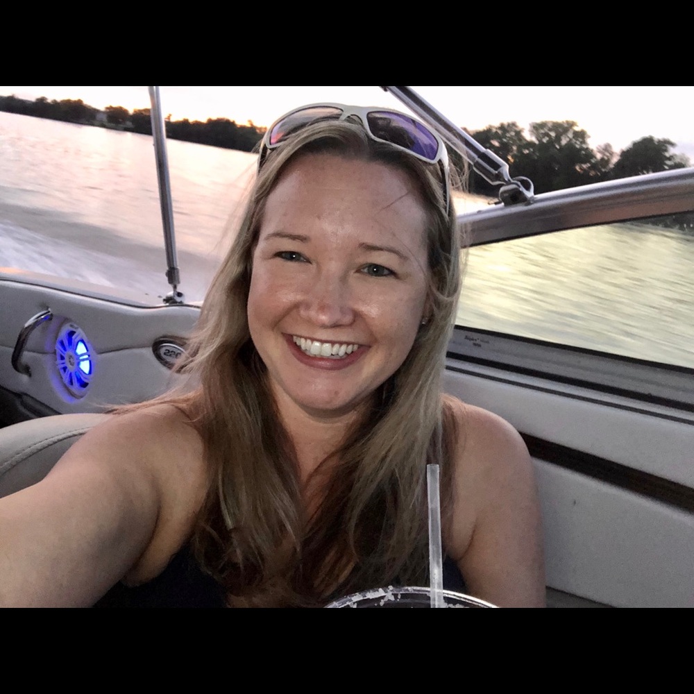 Meet your Posher, Cassandra